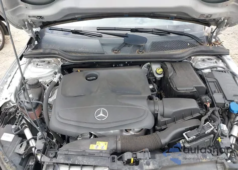 2017 Mercedes-Benz Gla 250 4Matic z USA, uszkodzony, nr VIN WDCTG4GB4HJ335611